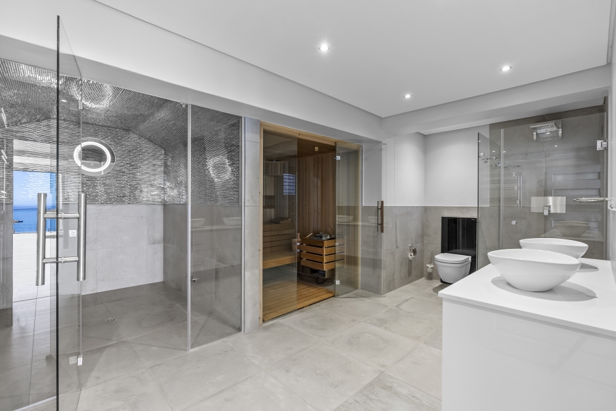 To Let 6 Bedroom Property for Rent in Bakoven Western Cape